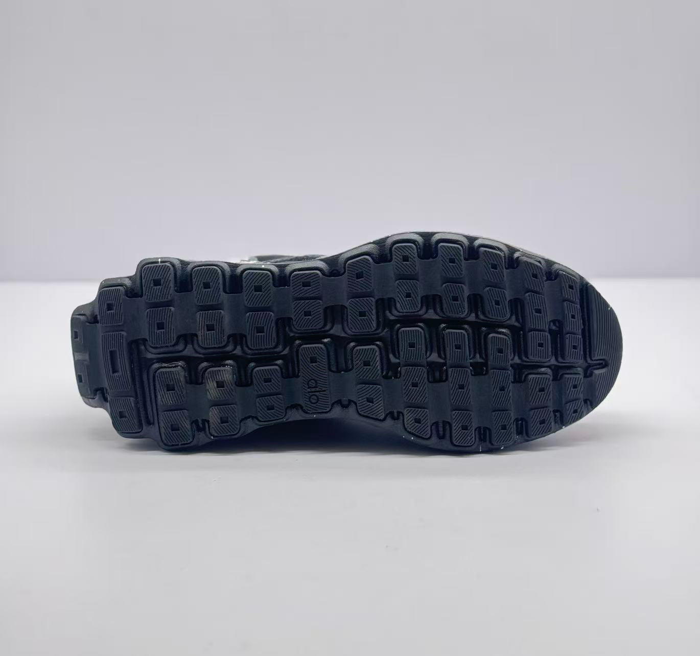 ALO running Black and white graffiti shoes