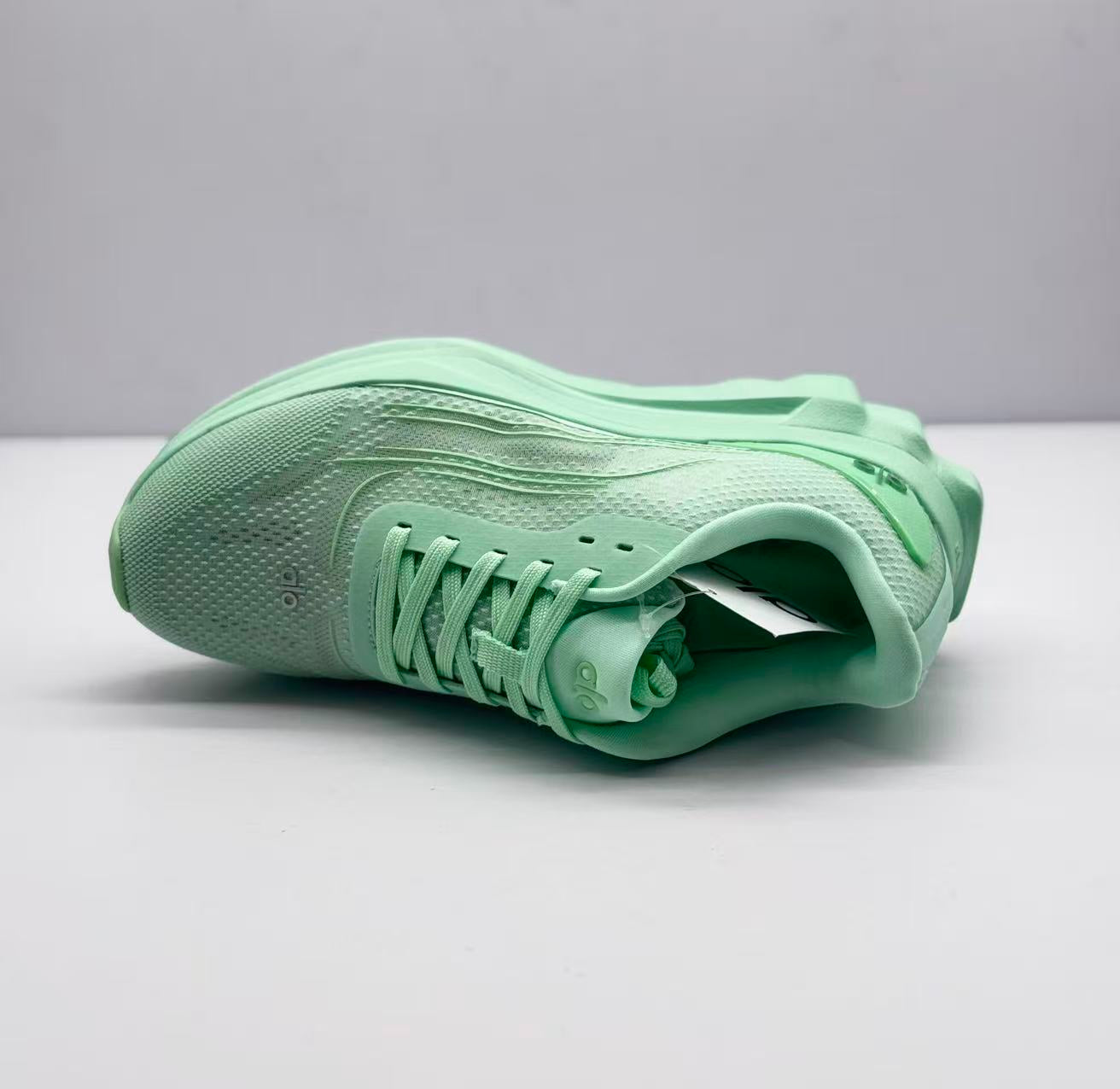ALO running Light green shoes